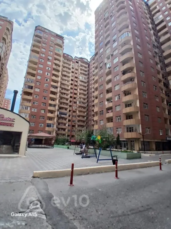 Satılır 3 otaqlı yeni tikili 115 m²