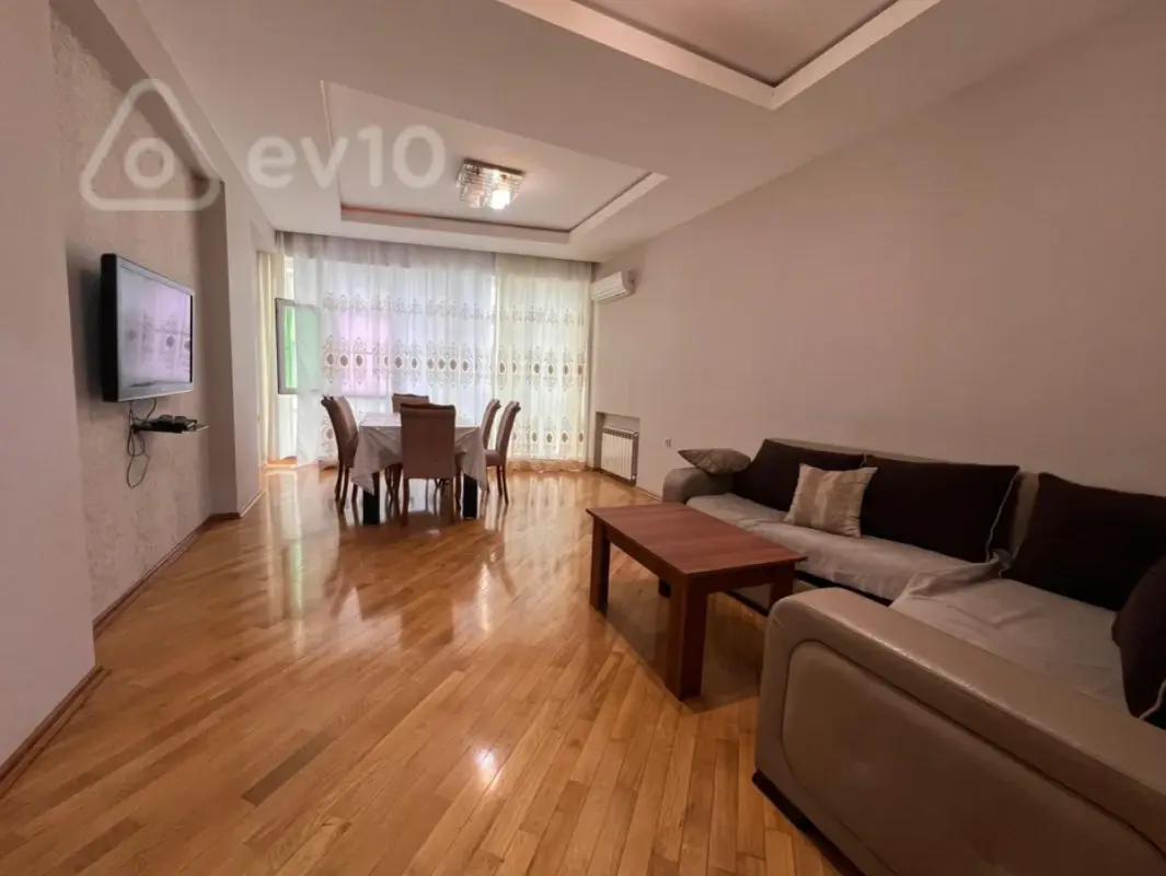 Kirayə verilir 3 otaqlı köhnə tikili 100 m²