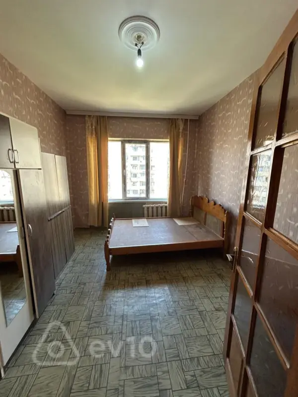 Satılır 2 otaqlı köhnə tikili 65 m²