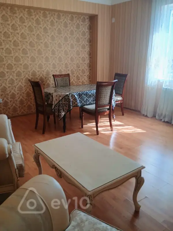 Kirayə verilir 3 otaqlı yeni tikili 100 m²