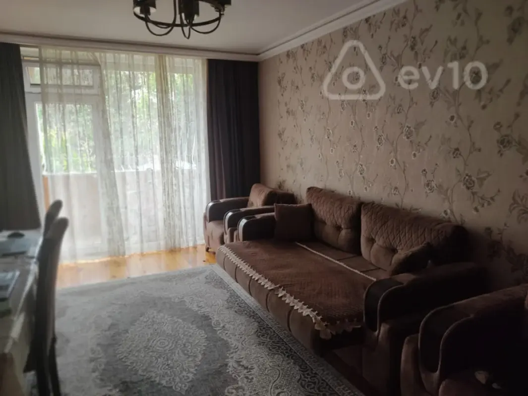 Kirayə verilir 3 otaqlı köhnə tikili 90 m²