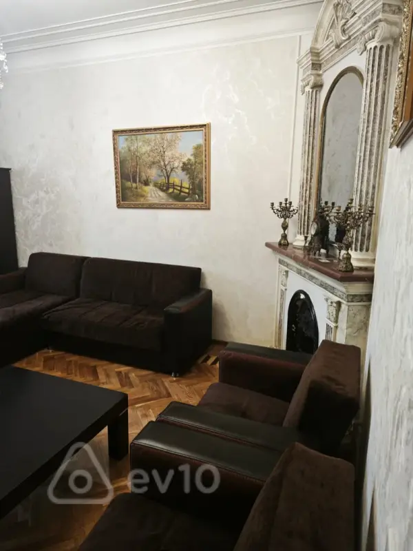 Kirayə verilir 3 otaqlı köhnə tikili 92 m²