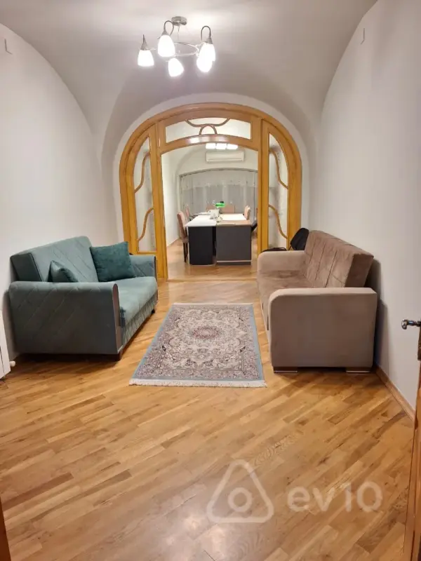 Kirayə verilir 2 otaqlı ofis 70 m²