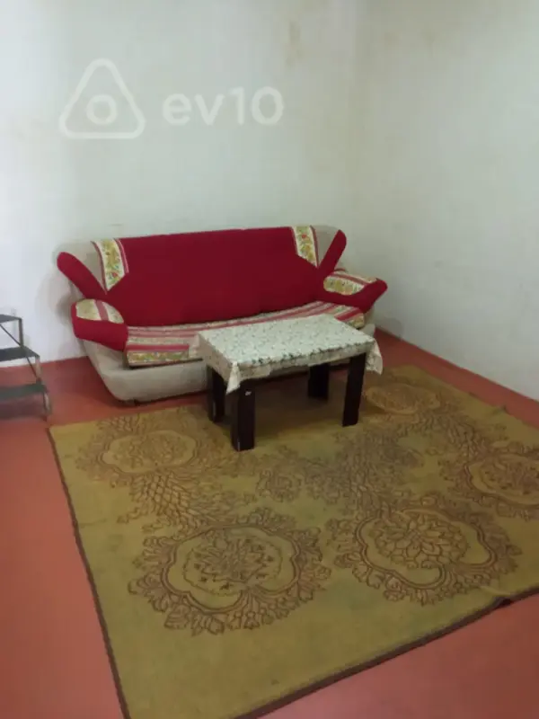 Kirayə verilir 3 otaqlı köhnə tikili 60 m²