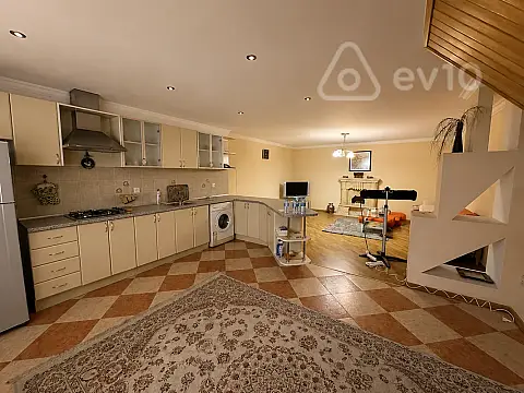 Satılır 2 otaqlı köhnə tikili 92 m² — Bakı, Səbail 2 otaq 92.00 m²
