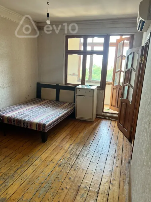 Kirayə verilir 1 otaqlı köhnə tikili 40 m²
