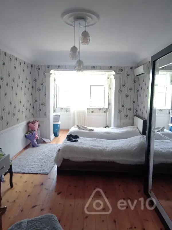 Satılır 3 otaqlı köhnə tikili 70 m²