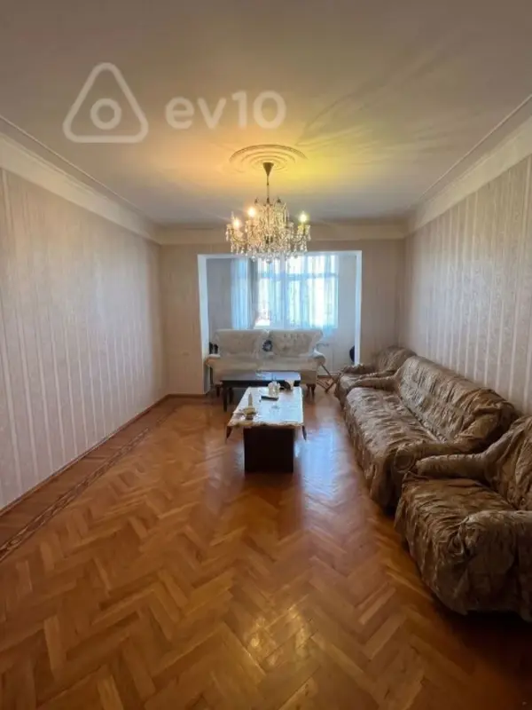 Satılır 3 otaqlı köhnə tikili 100 m²
