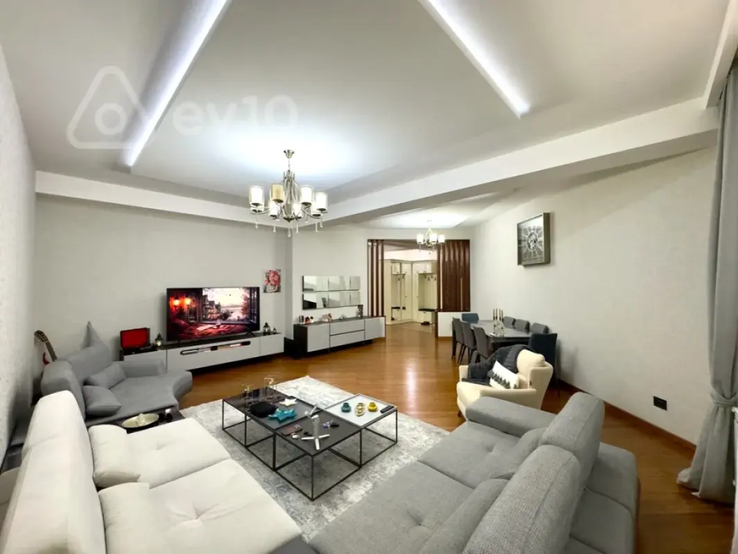 Satılır 3 otaqlı yeni tikili 165 m²