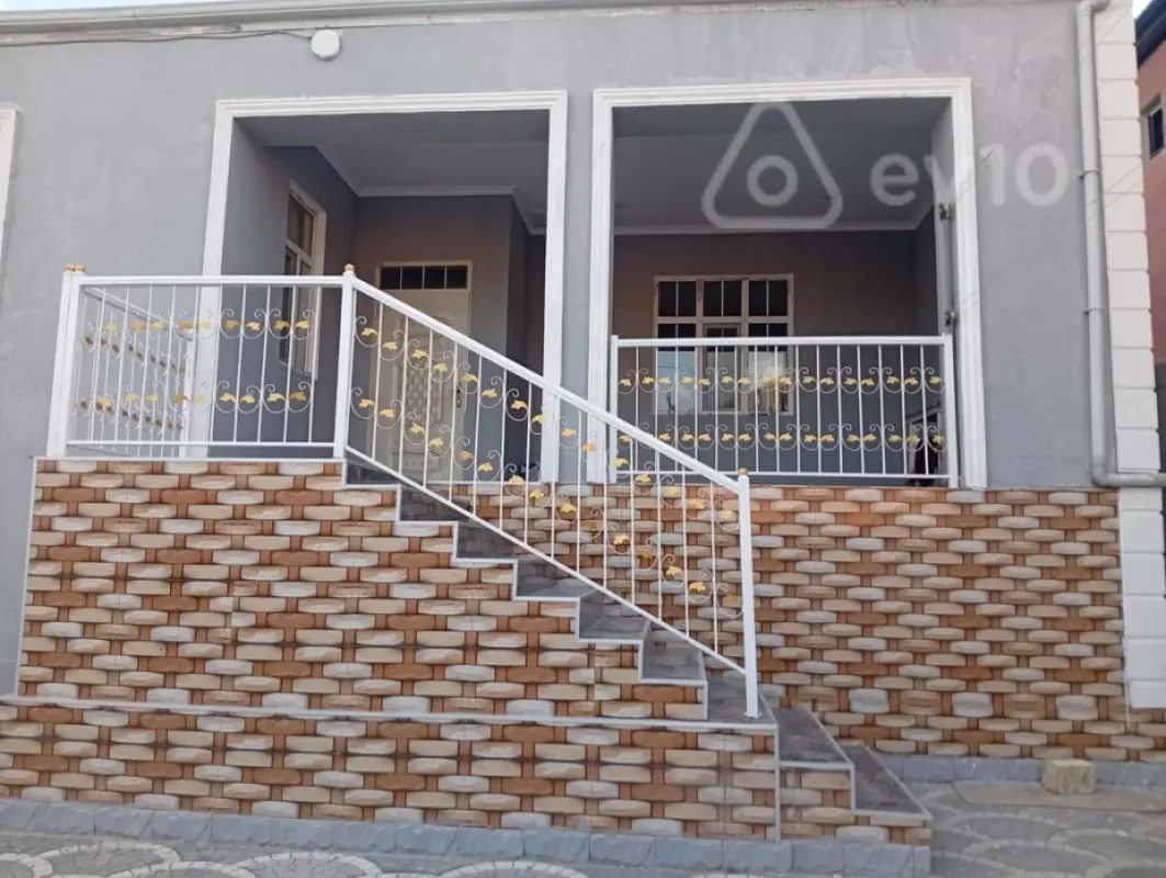 Satılır 4 otaqlı həyət evi 120 m²
