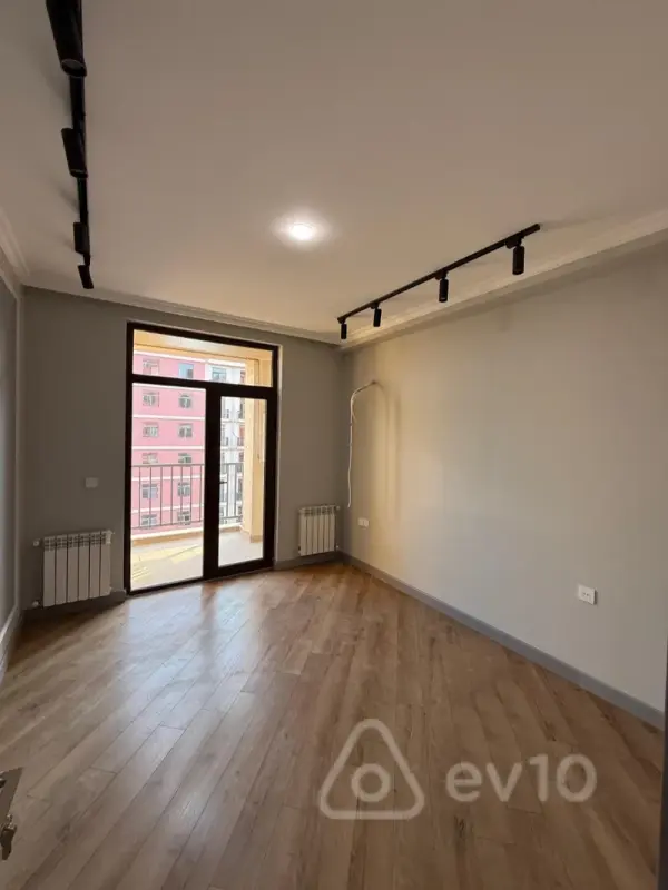 Satılır 2 otaqlı yeni tikili 60 m²