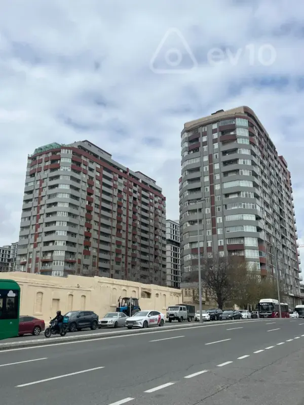 Satılır 3 otaqlı yeni tikili 128 m²