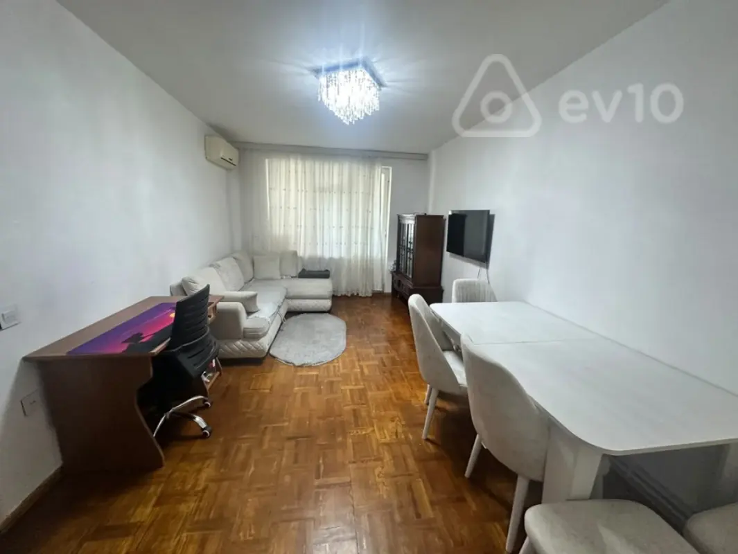 Satılır 2 otaqlı köhnə tikili 58 m²