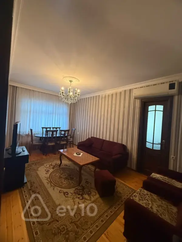 Kirayə verilir 3 otaqlı köhnə tikili 87 m²