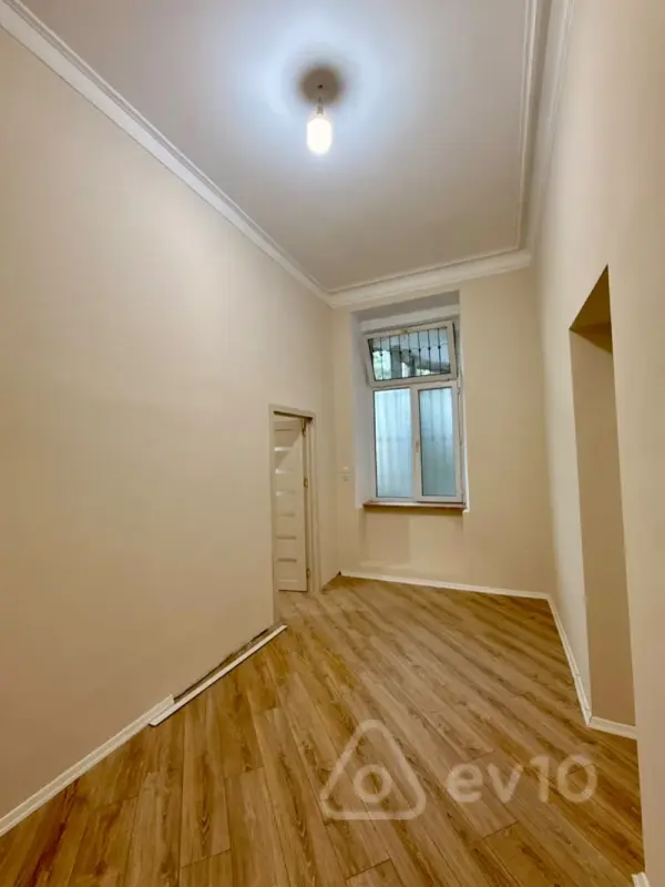 Kirayə verilir 2 otaqlı köhnə tikili 45 m²