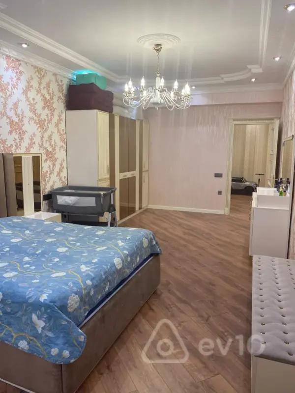 Satılır 3 otaqlı yeni tikili 130 m²