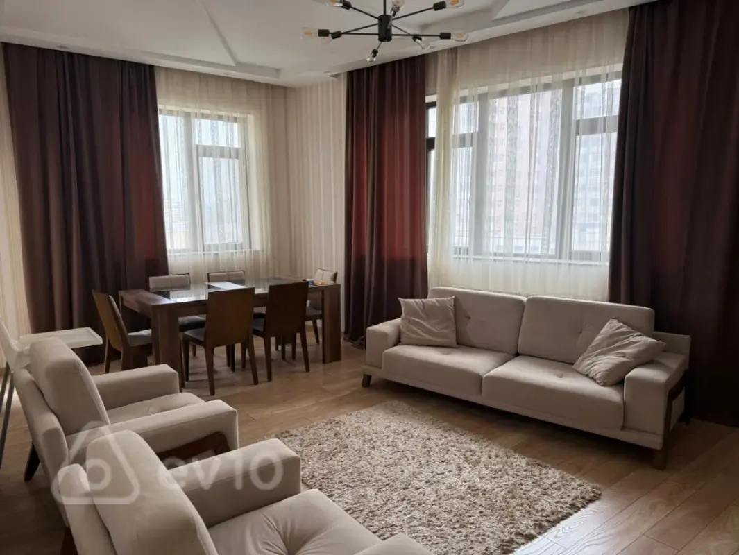 Kirayə verilir 2 otaqlı yeni tikili 100 m²