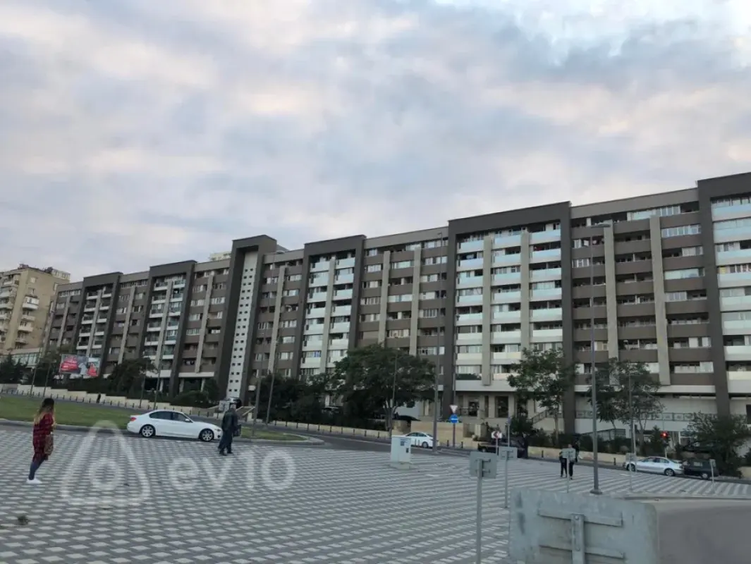Satılır 3 otaqlı köhnə tikili 85 m²