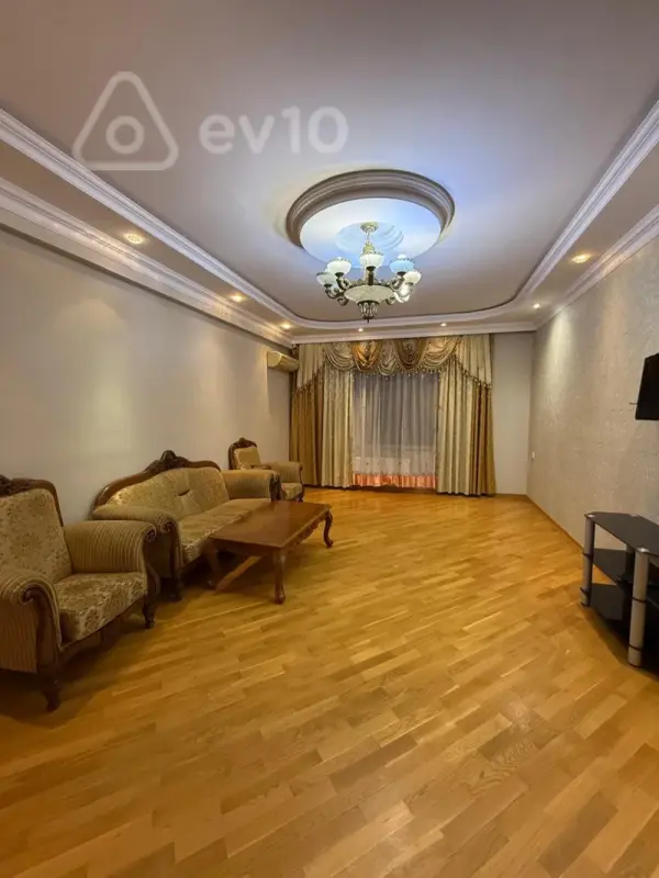 Kirayə verilir 6 otaqlı yeni tikili 300 m²