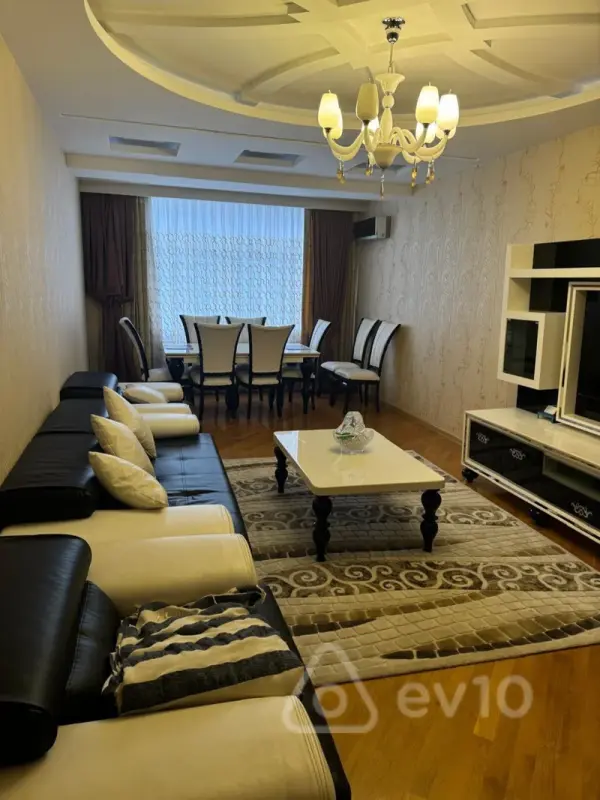 Kirayə verilir 3 otaqlı yeni tikili 140 m²