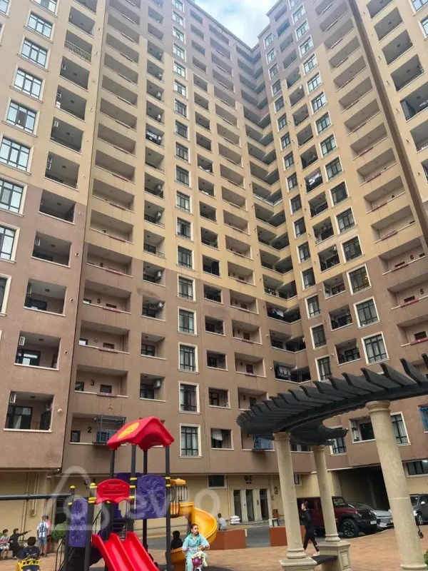 Satılır 2 otaqlı yeni tikili 65 m²