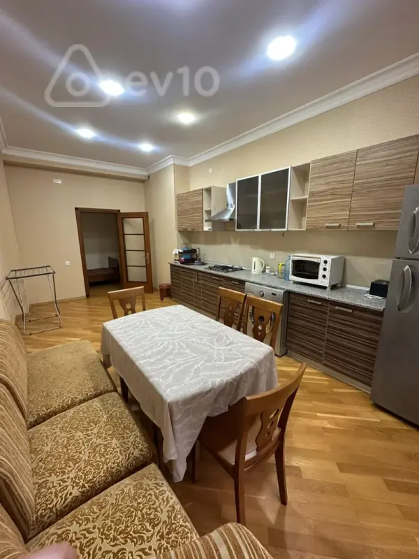 Kirayə verilir 2 otaqlı yeni tikili 106 m²