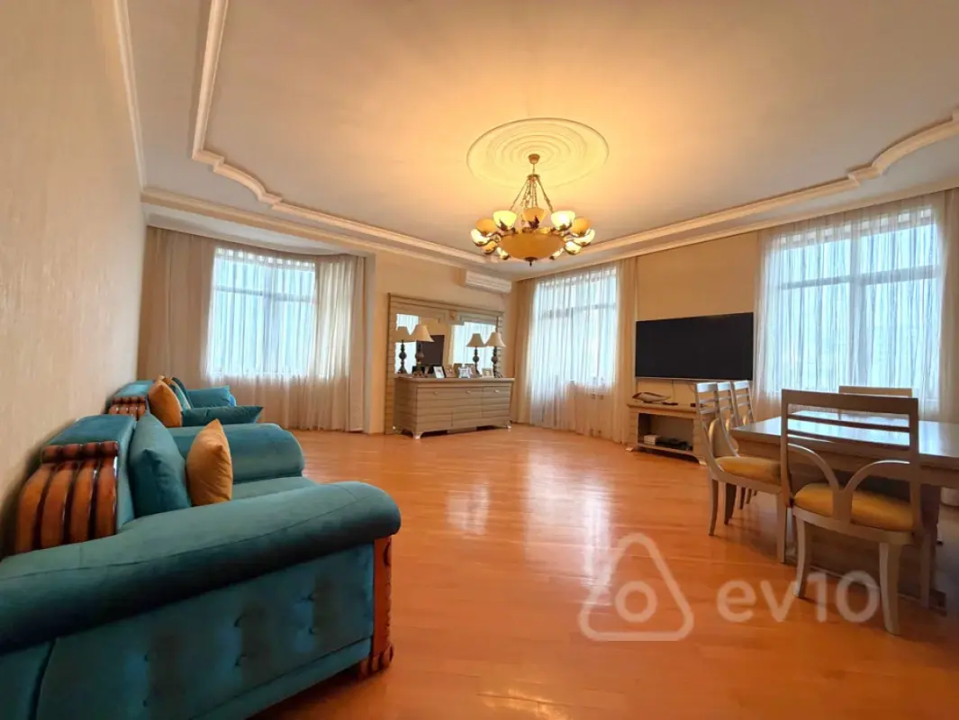 Satılır 4 otaqlı yeni tikili 186 m²