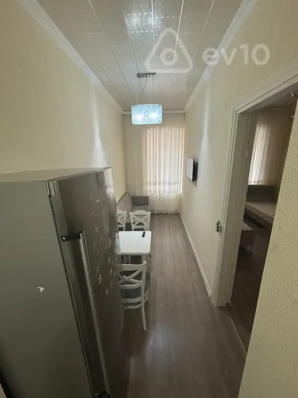 Kirayə verilir 2 otaqlı köhnə tikili 50 m²