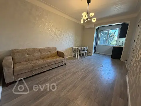 Kirayə verilir 2 otaqlı köhnə tikili 33 m² — Bakı, Binəqədi 2 otaq 33.00 m²