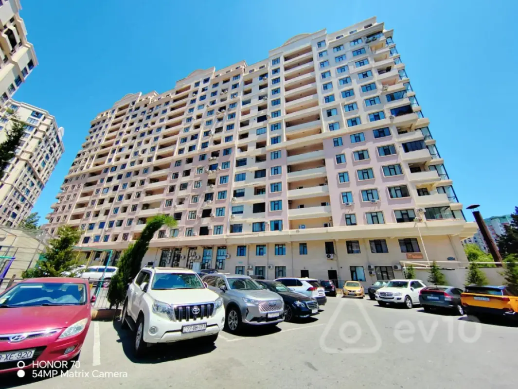 Satılır 4 otaqlı yeni tikili 110 m²