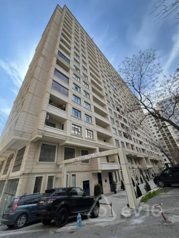 Satılır 2 otaqlı yeni tikili 133 m²