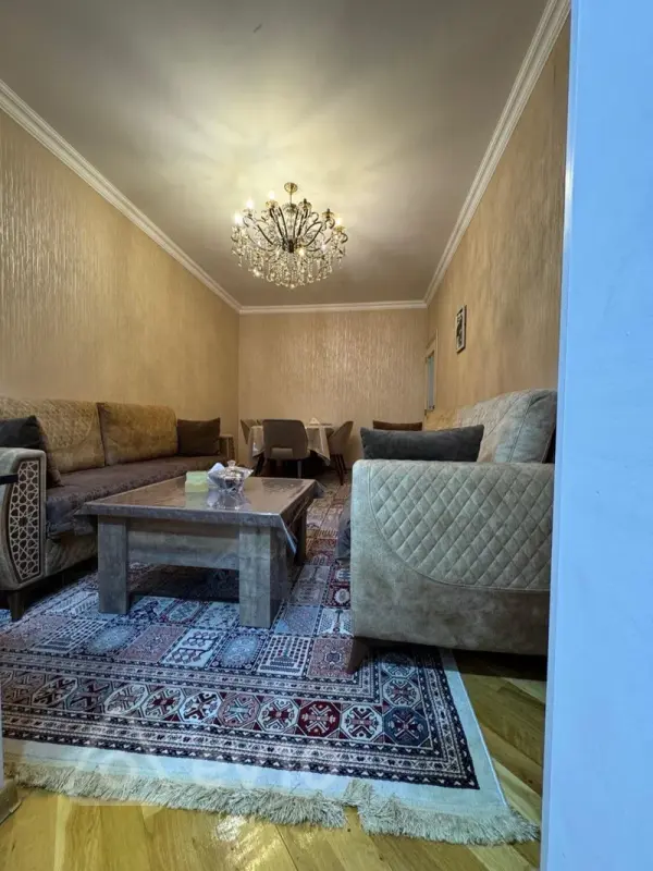 Satılır 3 otaqlı köhnə tikili 100 m²