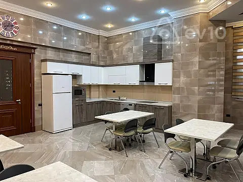 Kirayə verilir 8 otaqlı ofis 1000 m² — Bakı, Nərimanov 8 otaq 1000.00 m²