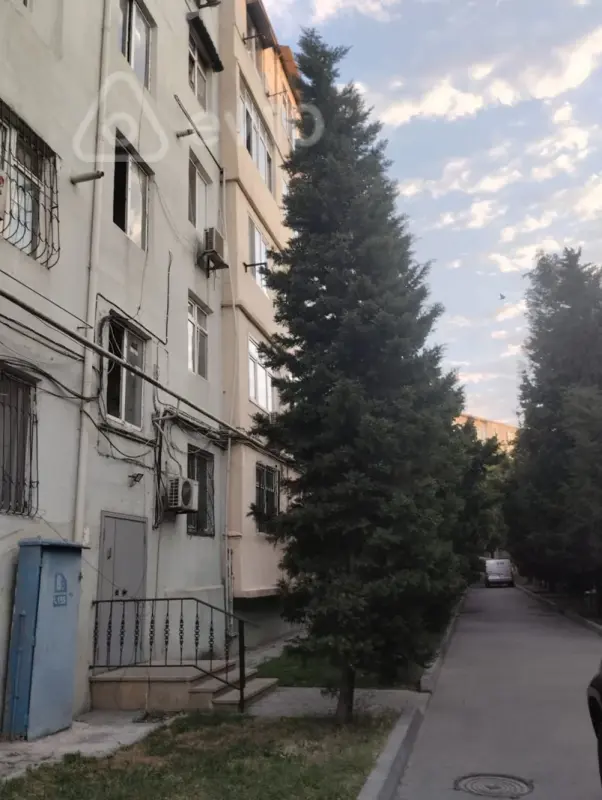 Satılır 3 otaqlı köhnə tikili 45 m²