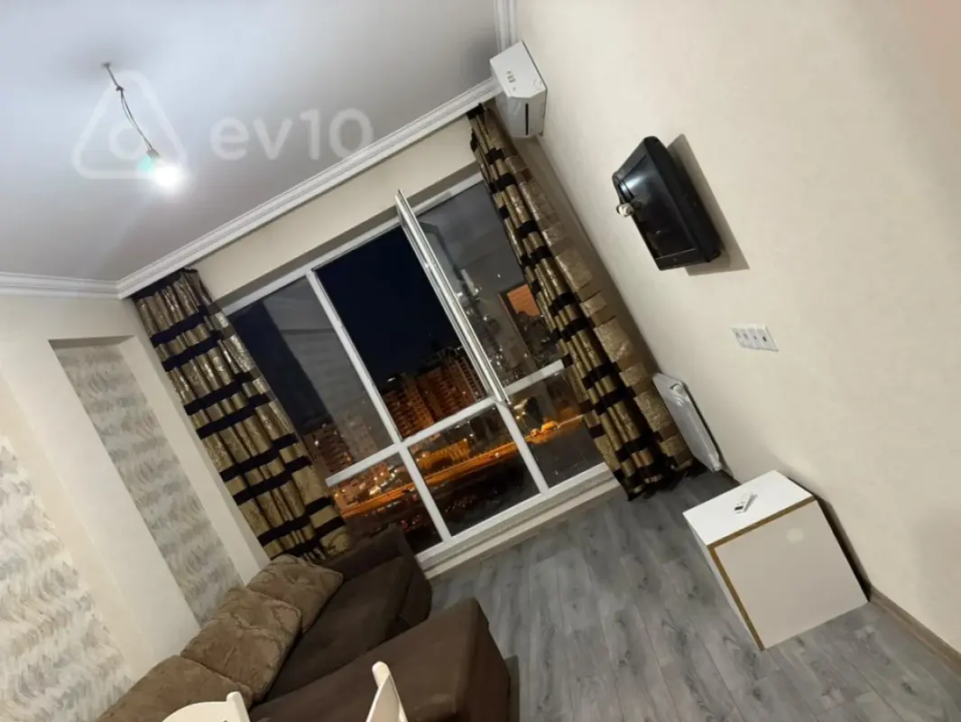 Kirayə verilir 2 otaqlı yeni tikili 50 m²
