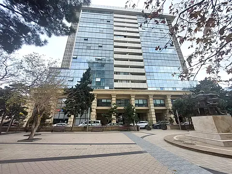 Satılır 3 otaqlı köhnə tikili 110 m² — Bakı, Nəsimi 3 otaq 110.00 m²