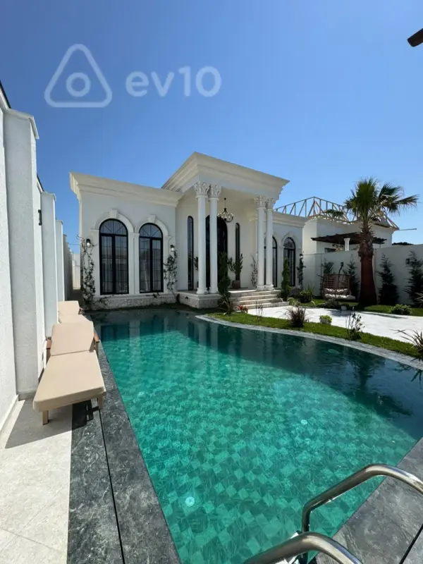 Satılır 5 otaqlı həyət evi 220 m²