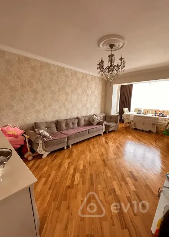 Satılır 3 otaqlı köhnə tikili 75 m²