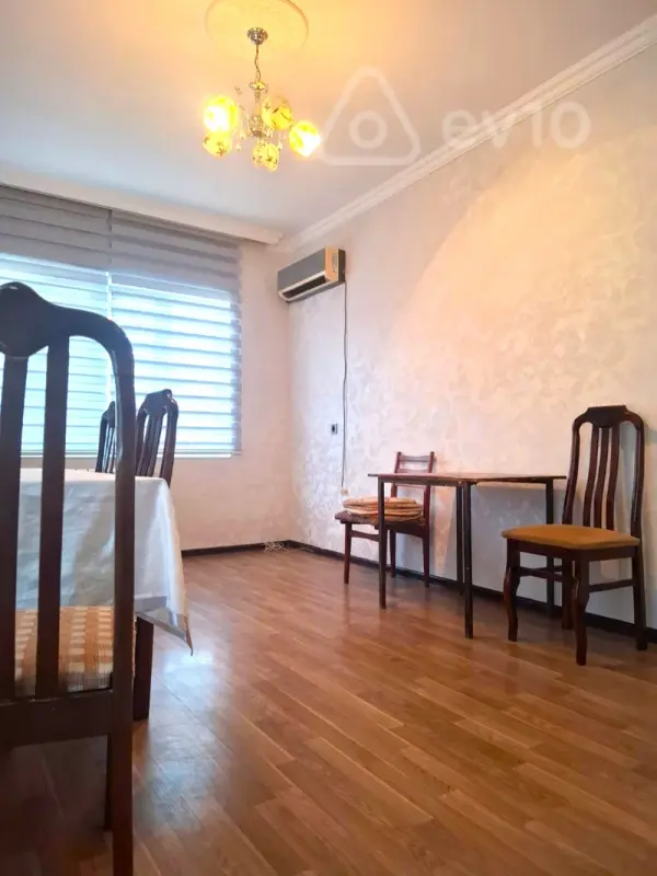 Satılır 1 otaqlı köhnə tikili 40 m²