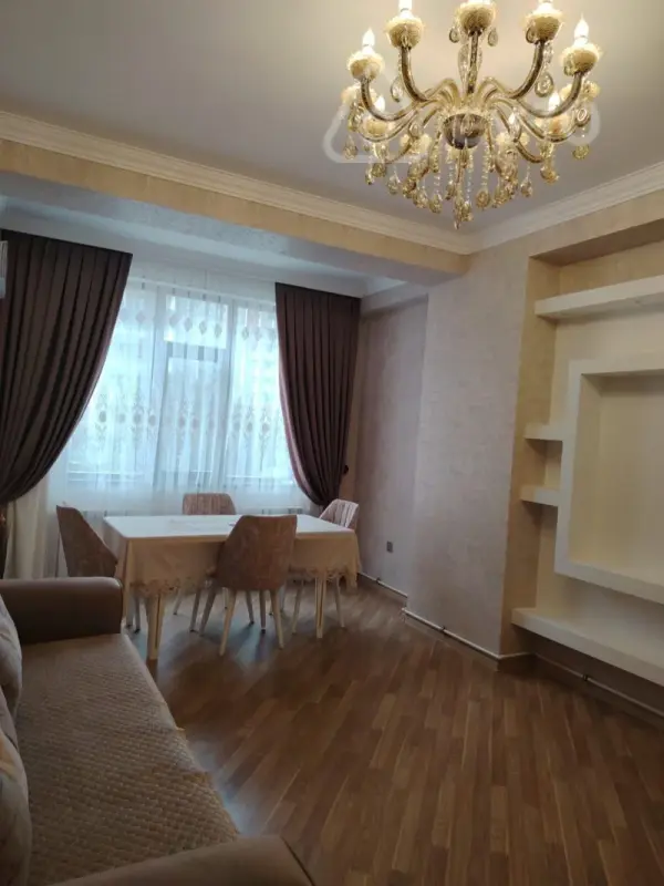 Kirayə verilir 2 otaqlı yeni tikili 78 m²