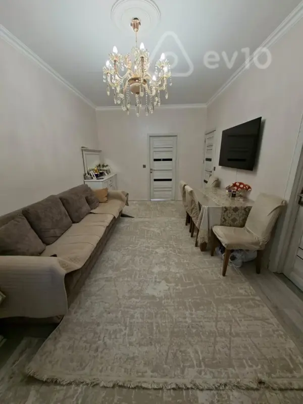 Satılır 2 otaqlı köhnə tikili 50 m²