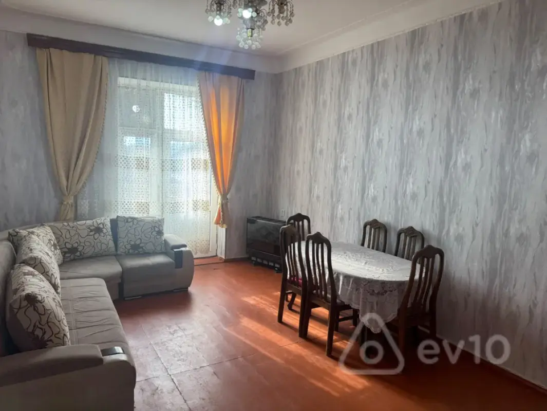 Kirayə verilir 3 otaqlı köhnə tikili 65 m²