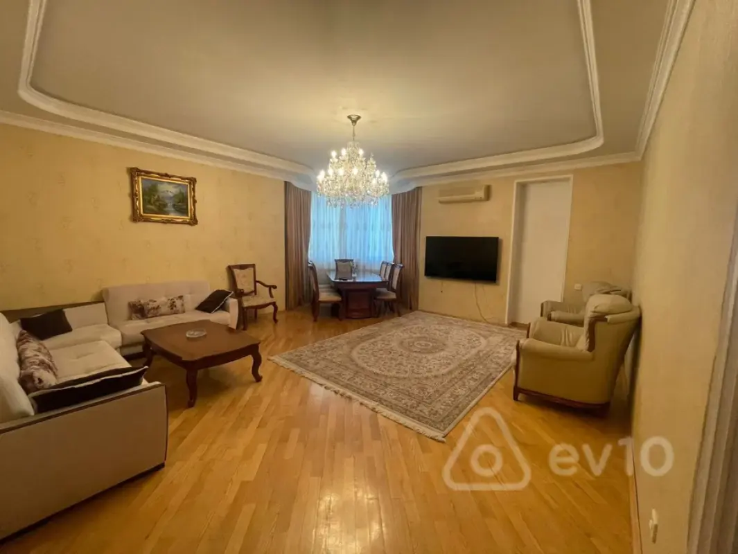 Satılır 3 otaqlı yeni tikili 125 m²