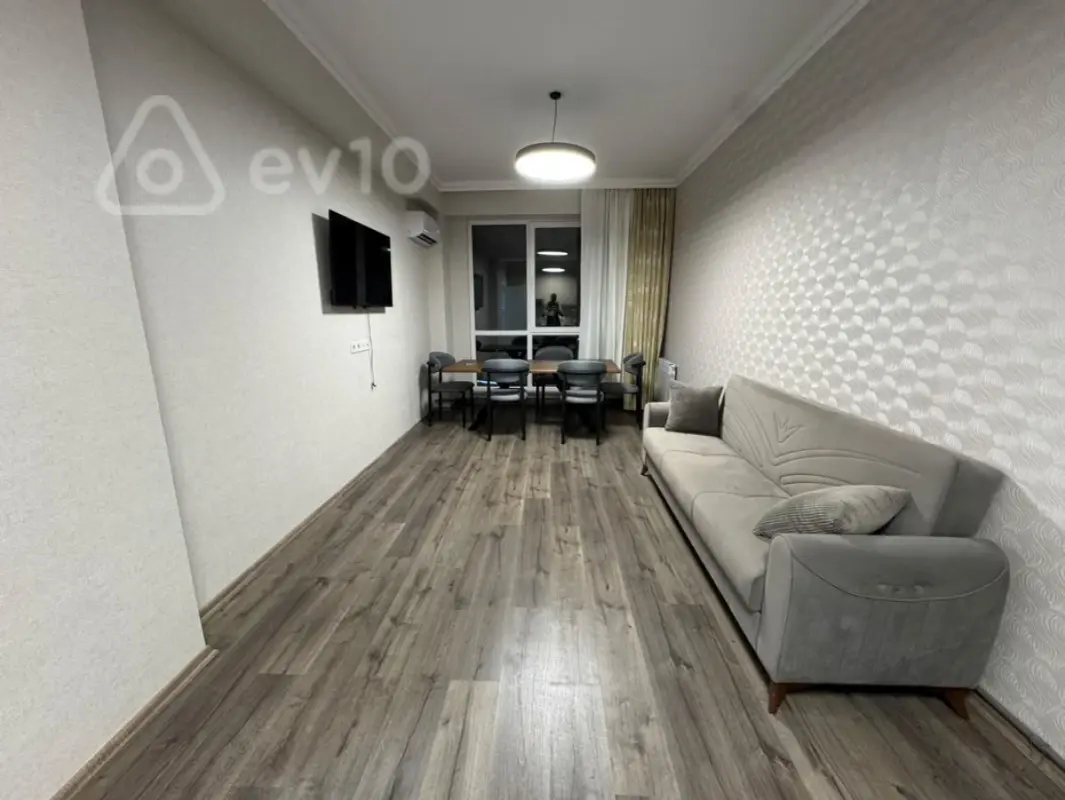Kirayə verilir 4 otaqlı yeni tikili 90 m²