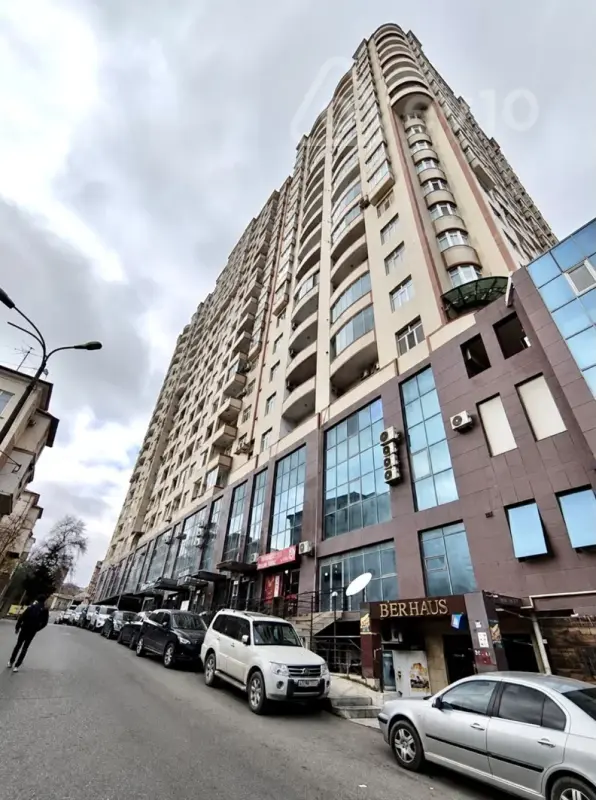 Satılır 2 otaqlı yeni tikili 72 m²