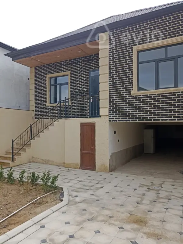 Satılır 4 otaqlı həyət evi 130 m²