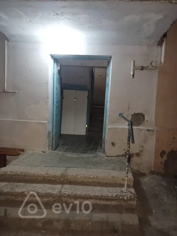 Satılır 1 otaqlı köhnə tikili 34 m²