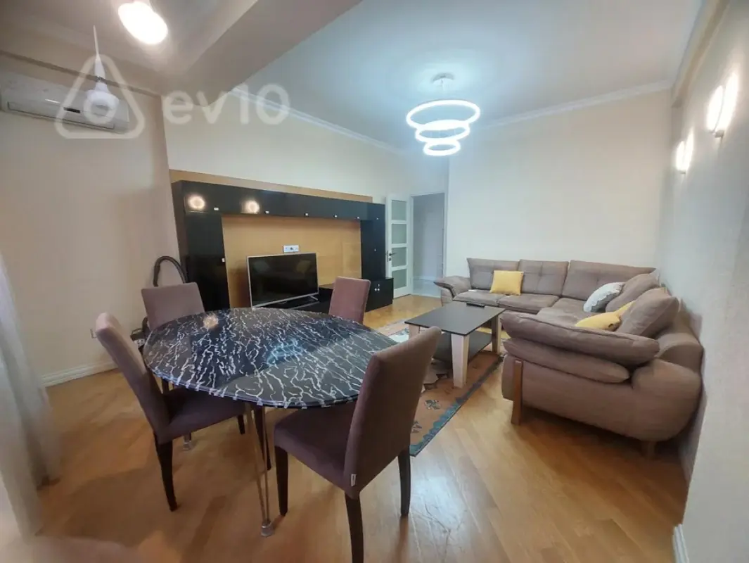 Kirayə verilir 2 otaqlı yeni tikili 70 m²