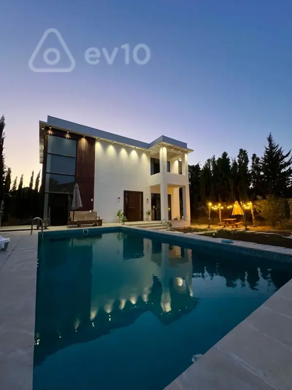 Satılır 5 otaqlı həyət evi 226 m²