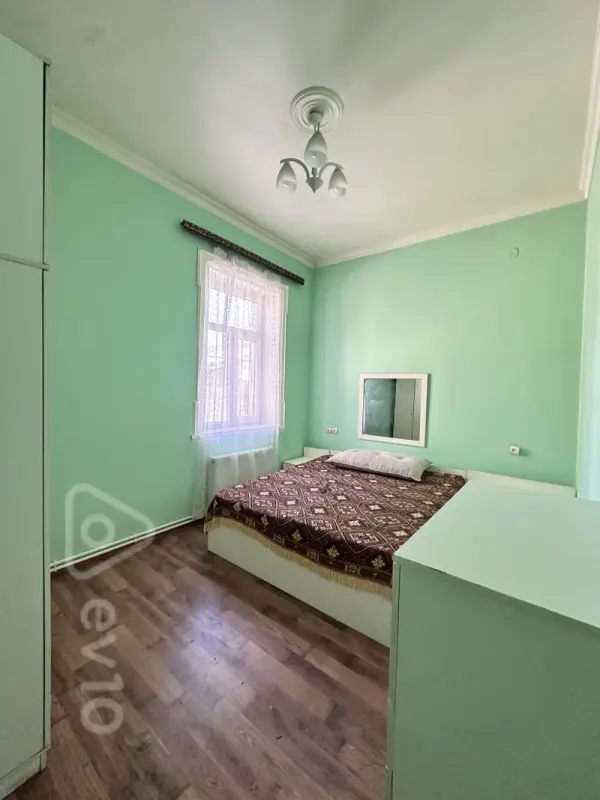 Kirayə verilir 2 otaqlı köhnə tikili 70 m²